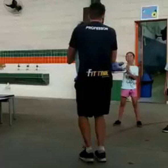 A teacher received a request from a wheelchair student: jump rope