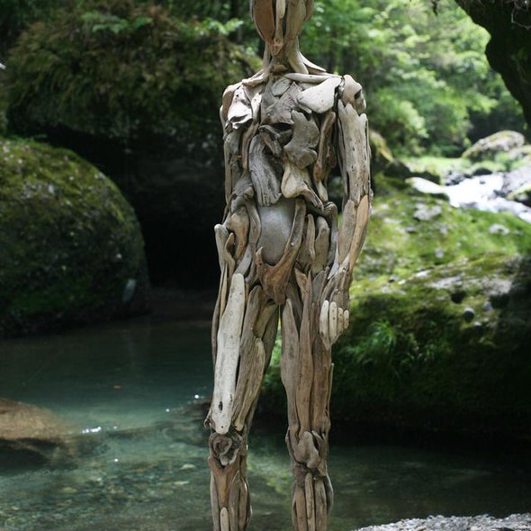 You may have your driftwood animals, but this eerie humanoid statue by Nagato Iwasaki is a masterpiece