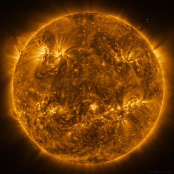 New pictures of the Sun taken just 77 million km (48 million miles) from its surface are the closest ever acquired by cameras.